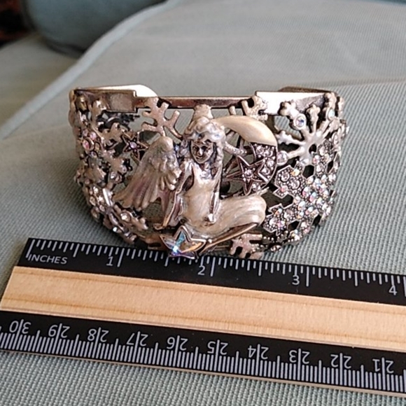 🌨️ KIRK'S FOLLY WINTER ANGEL BRACELET 🌨️ - Picture 5 of 7